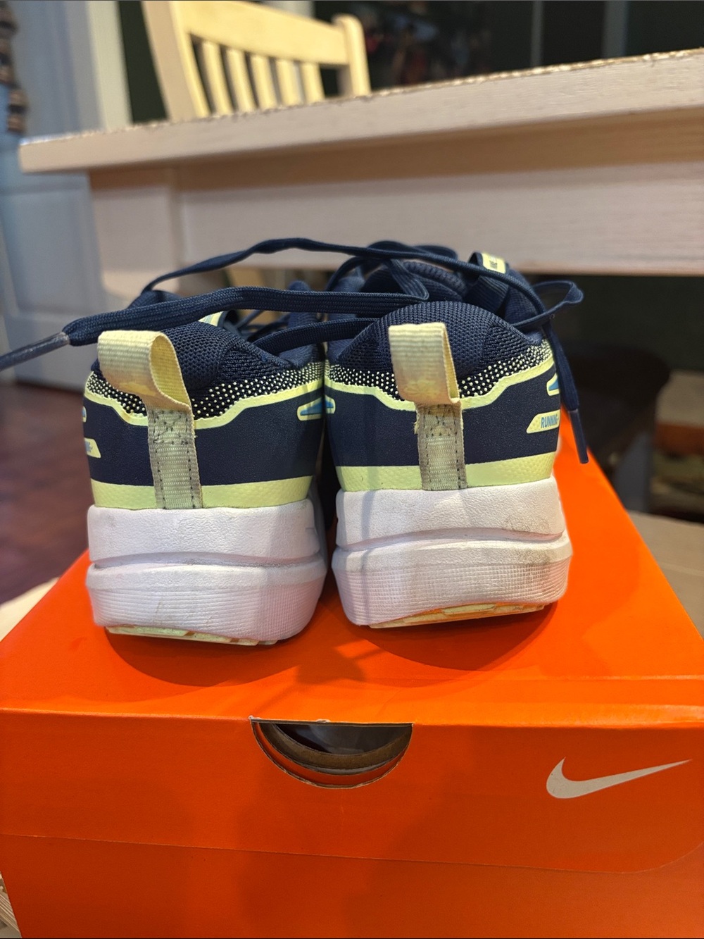 GUC Nike Cosmic Runner Sneakers Size 4.5Y - Picture 6 of 11